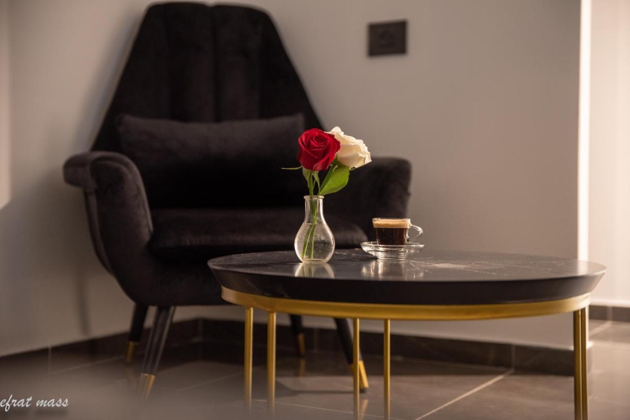 Selfie's Boutique Hotel Tibériade Extérieur photo