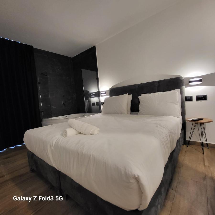 Selfie's Boutique Hotel Tibériade Extérieur photo