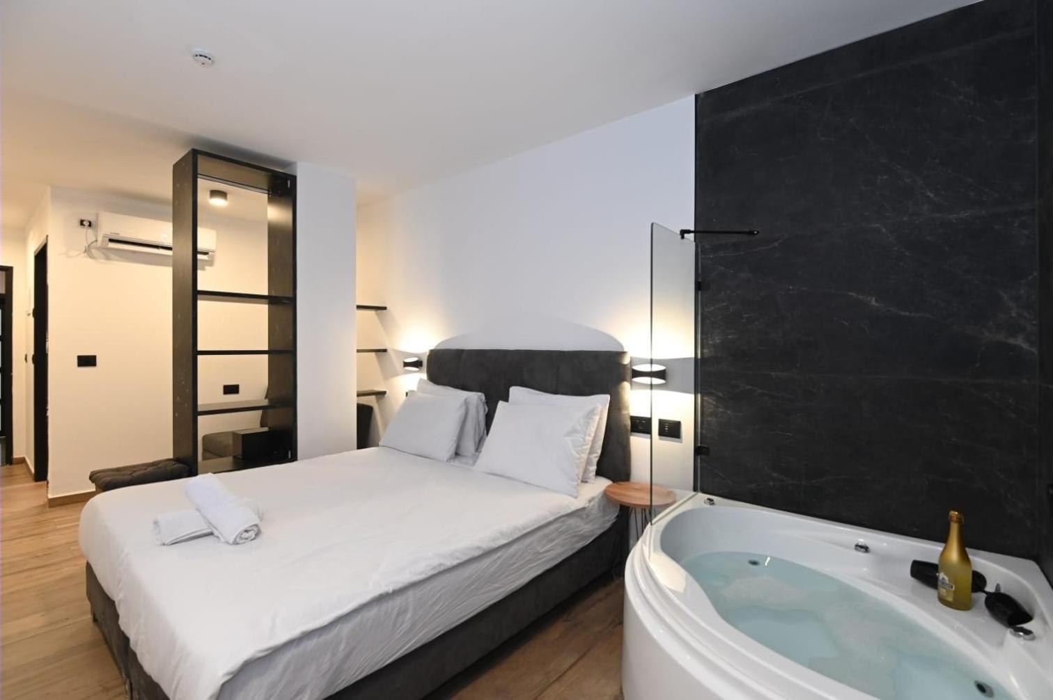 Selfie's Boutique Hotel Tibériade Chambre photo