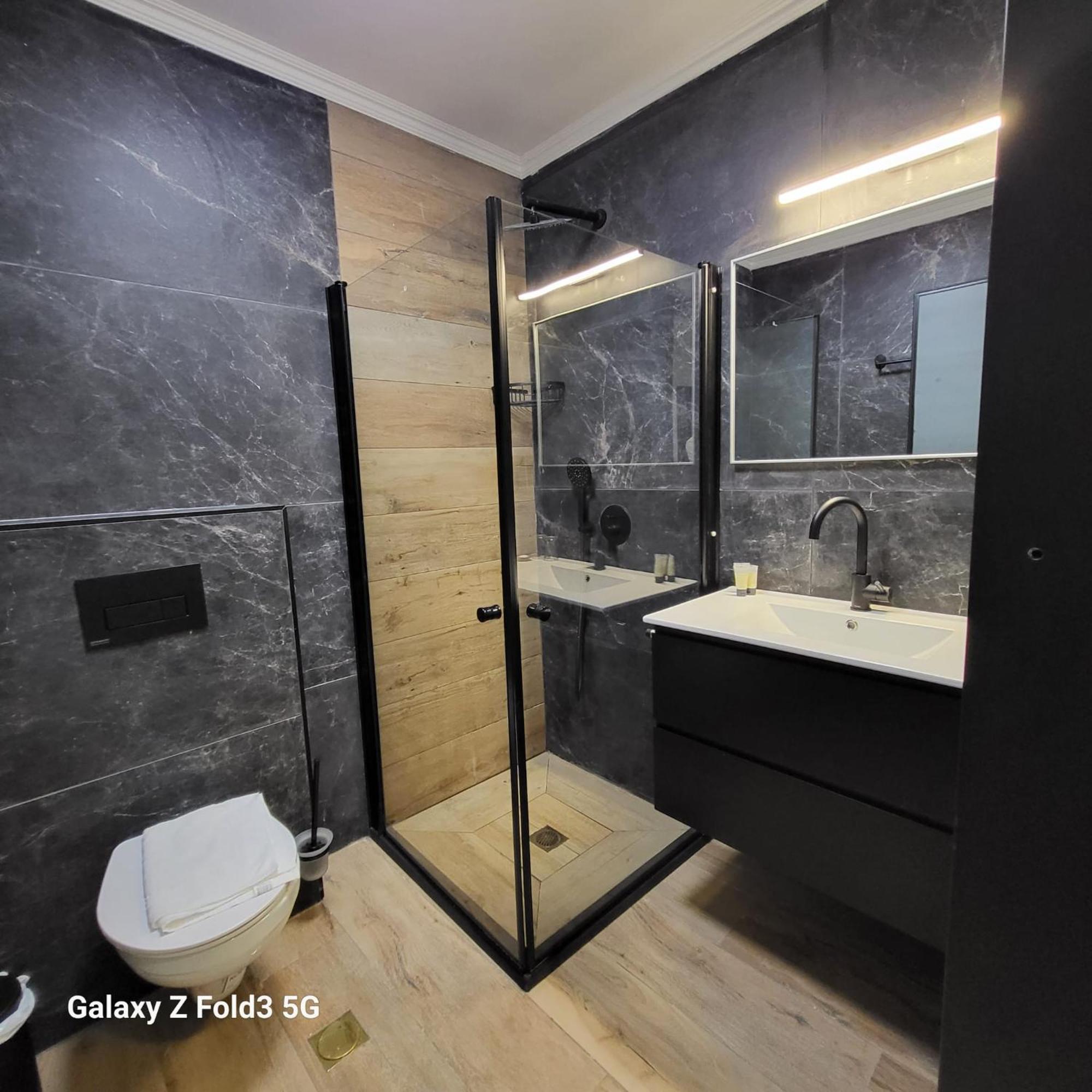 Selfie's Boutique Hotel Tibériade Chambre photo